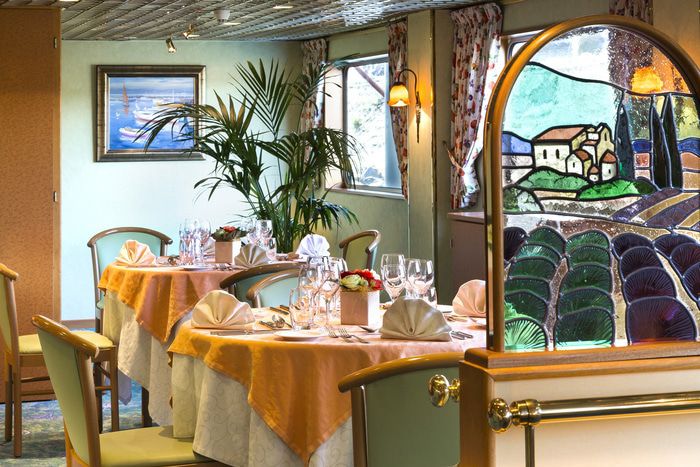 Restaurants, Bars & Cafés on MS Beethoven